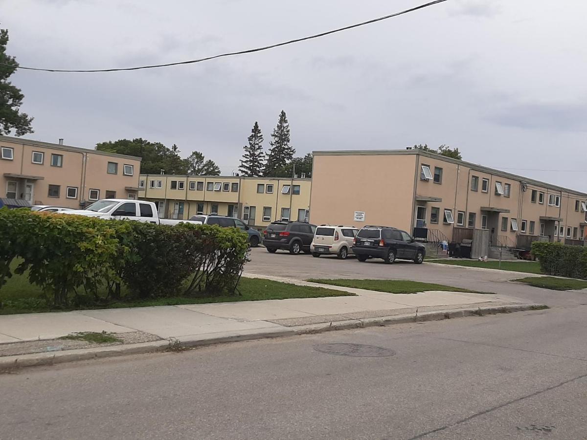 Elmwood House Hotel Winnipeg Exterior photo